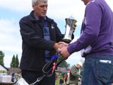DSC01088  Allan/Eto får pokal og certifikat