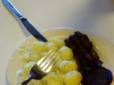 DSC05482  stegt flæsk m persillesovs .. det gør godt sammen med en sval bajer