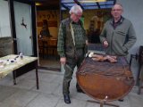DSC04902  Fredag aften .., grillen ved at varme