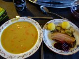 DSC04347  ahh det skal gøre godt med varme .. den kolde blæst fik trukket noget ud af kroppen
