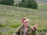 DSC05236  'Knud i et hul' i de sidste slip ..jeg får senere lov at gå solo og HAp får Laangt slip på anden side af vejen .. får fært/stand .. men går forbi = jeg træder op 20m sener .. ud igen og han arbejder selv om lidt trært .. der! stand.. JA!..fugl ! og bang! (signal)