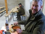 IMG 2906  Leif (som jeg kørte end til jagt med) er 'bænket'   .. AH kraftig suppe og en svaler