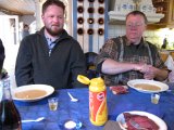IMG 2797  Robert og Kim til den traditionelle ærte suppe med punch forkost..det varmer godt