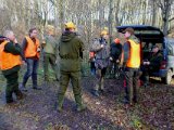 DSC02006  Efter 3die såt ..kæden 'omringet' stormfaldet = der bvar bare dur Joakim havde 3 dyr på skudhold (men da han skød i 2den så måtte holde hannen i ro)..jeg stod oven på en hare med stive øre siges det .. der hoppede afsted mod slutningen..og dyr  kom ud i næsten alle hjørner. og i drevet havde Jais skud mod sneppe