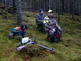 DSC05803  pause.. intet .. skoven mærkes død.. ikke et pip fra småfugl heller.. kun en ravn der fløj over skoven.. MEN just da vi tager tilbage til bilerne tjur opfløg mellem T & E på bakkenkam..happy søger på siden og har ikke mulighed og jeg hører kun..men der kan ikke nåes at komme til skud